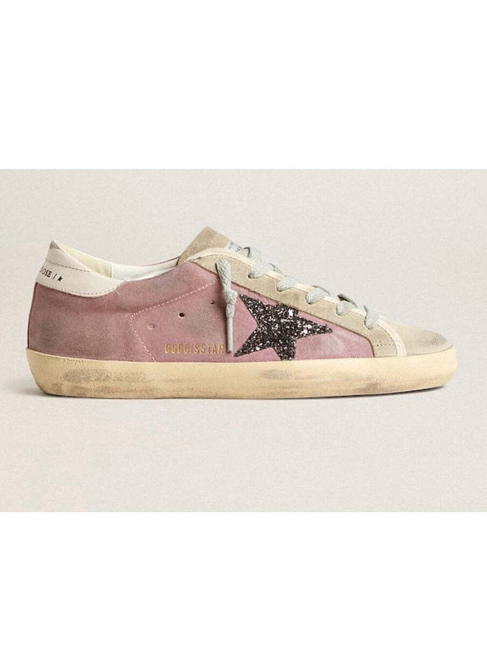 Golden Goose Super Star Sneakers(PLEASE REQUEST YOUR SIZE BEFORE PURCHASING)